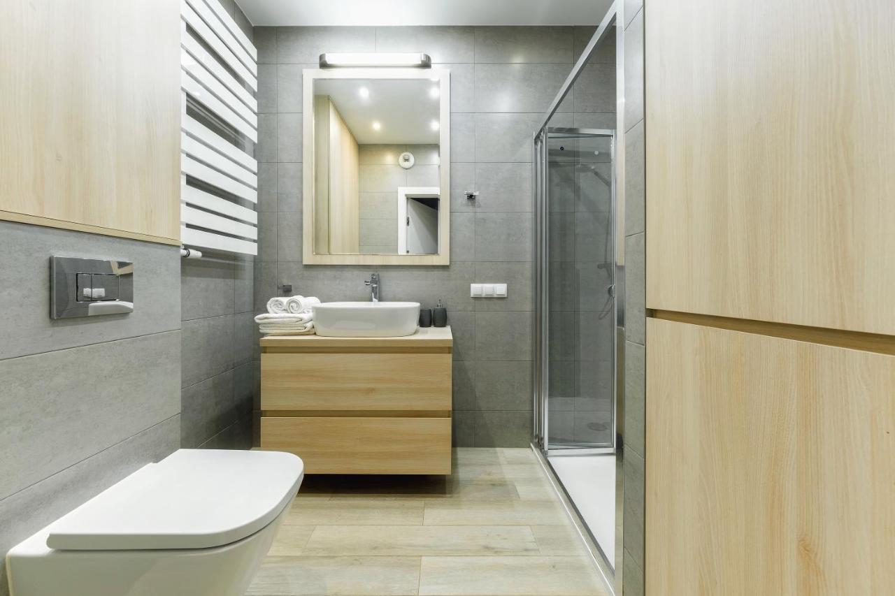 Apartament Jana Kazimierza 47 - 2 Sypialnie, 70m2, Balkon, Parking, Wi-fi